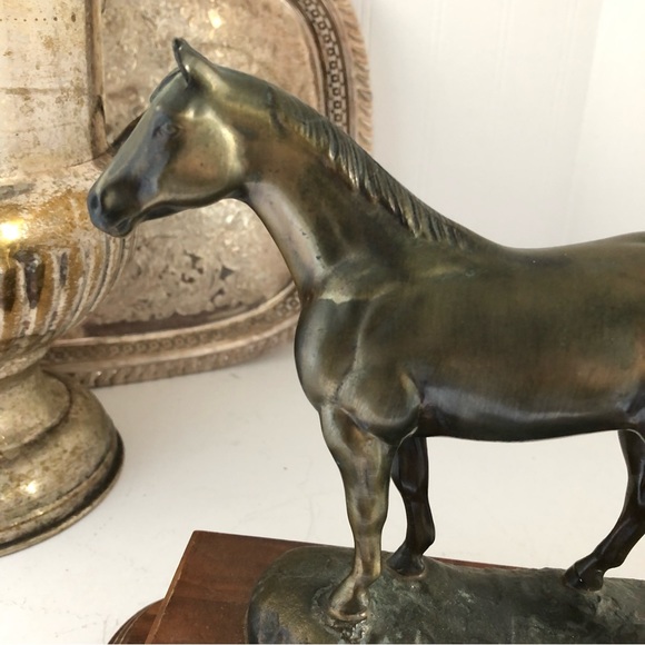 Vintage > Equestrian American Quarter Horse Trophy - Picture 4 of 8